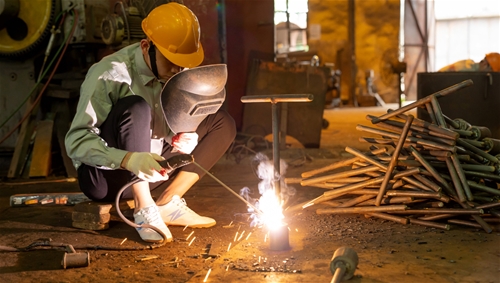 Nam cơ khí hàn tham gia bài thi đi Nhật Bản